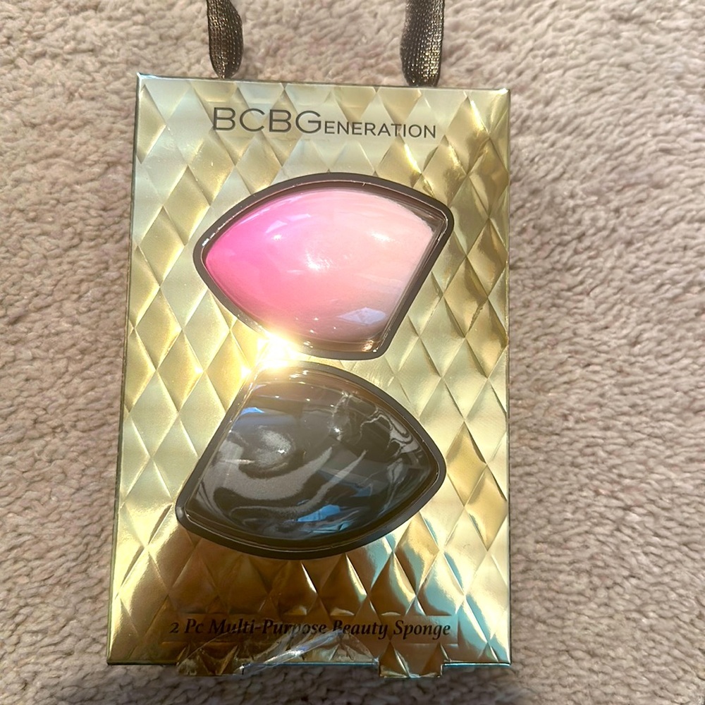 BCBG BEAUTY SPONGE 
2 piece brand new